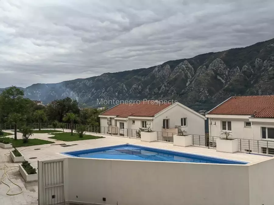 Chic one bedroom apartment with sea views in dobrota kotor bay 13652 10.jpg