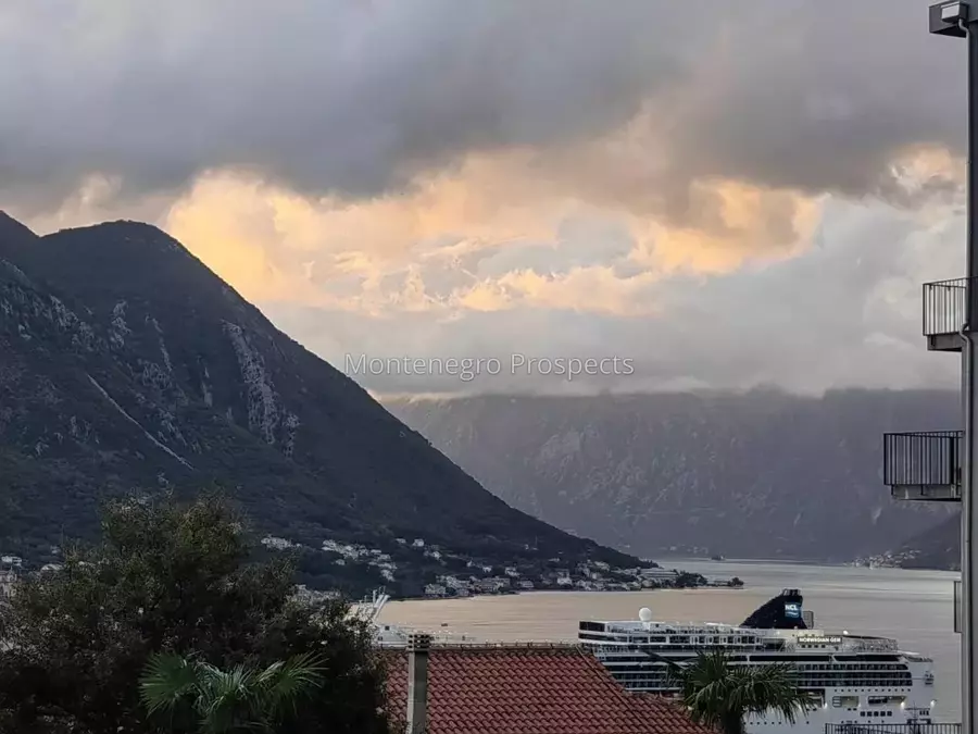 Chic one bedroom apartment with sea views in dobrota kotor bay 13652 19.jpg