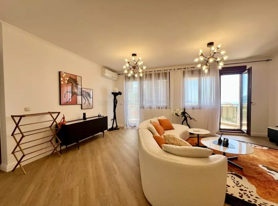 12713 lux becici 8 1080x800