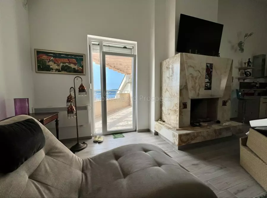 12722 stan tivat 6 1074x800