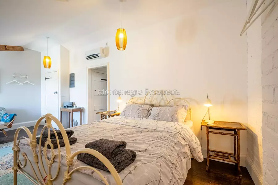 14168 lustica vila for sale 39.jpg