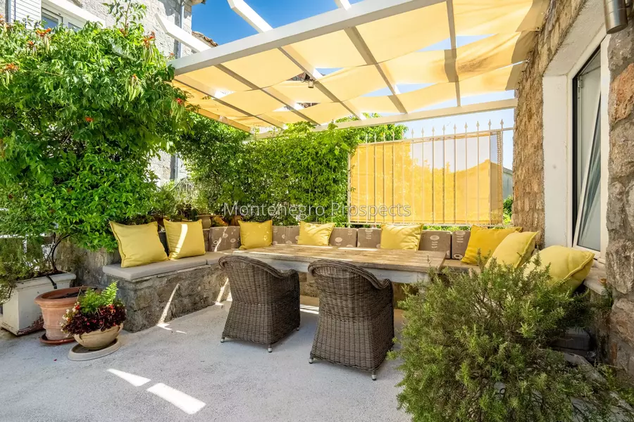 14168 lustica vila for sale 51.jpg