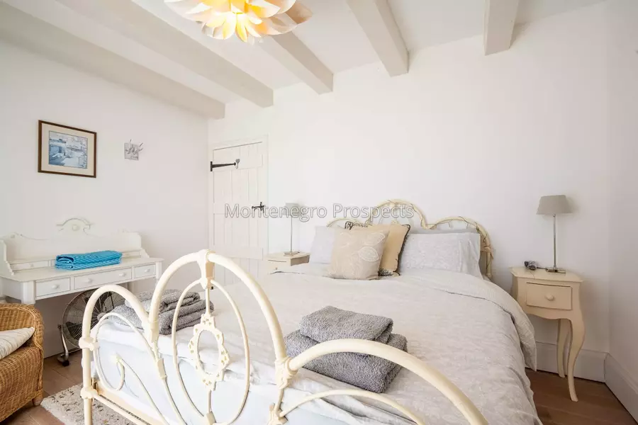 14168 lustica vila for sale 57.jpg