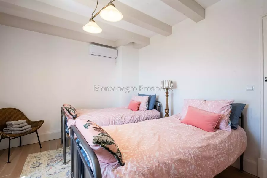 14168 lustica vila for sale 60.jpg