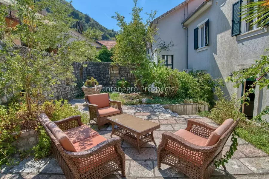 Stone villa on the first line to the sea in lepetani tivat 13822 21.jpg