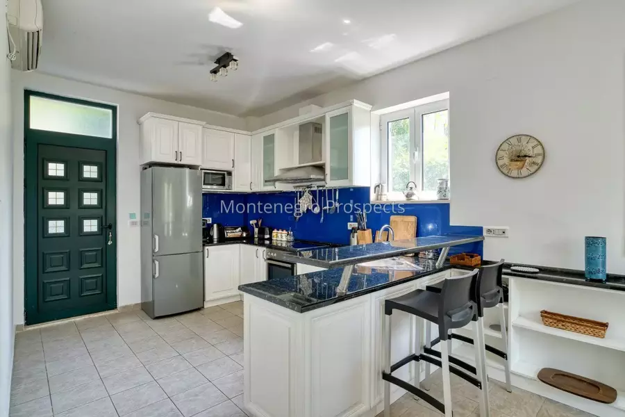 Stone villa on the first line to the sea in lepetani tivat 13822 47.jpg