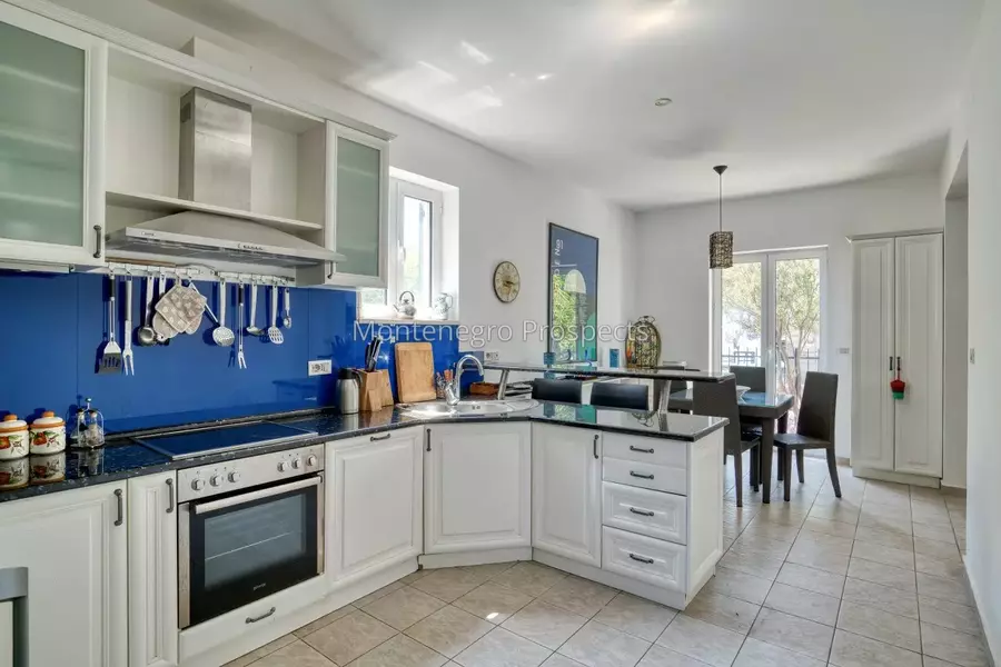 Stone villa on the first line to the sea in lepetani tivat 13822 48.jpg
