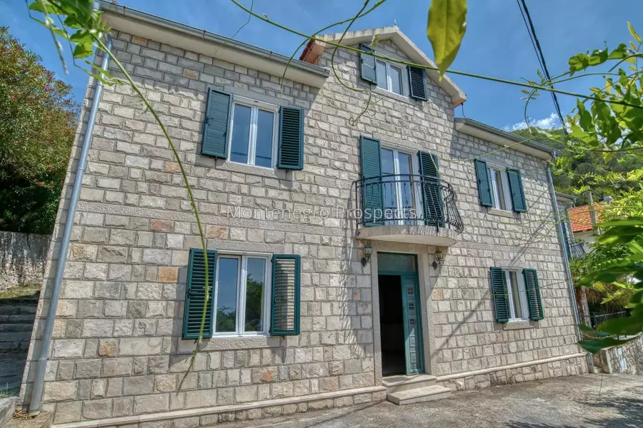Stone villa on the first line to the sea in lepetani tivat 13822 65.jpg