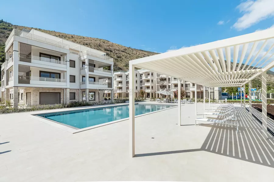 18028 riverside apartments 17