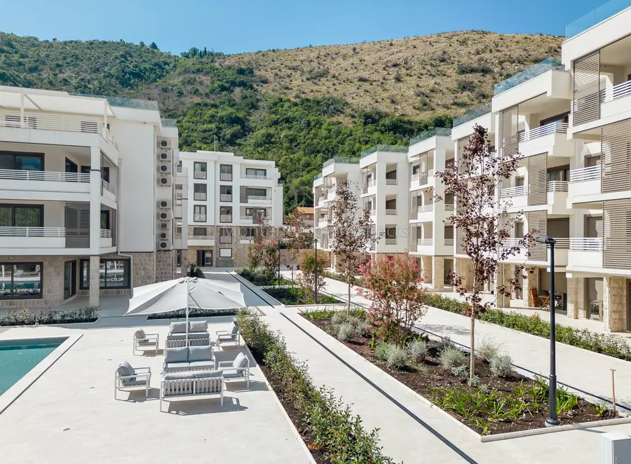 18028 riverside apartments 6