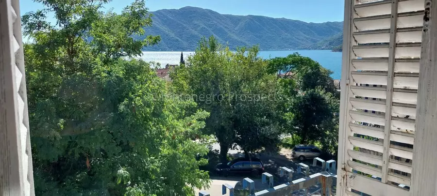 Spacious two bedroom apartment minutes away from the sea risan 13831 8
