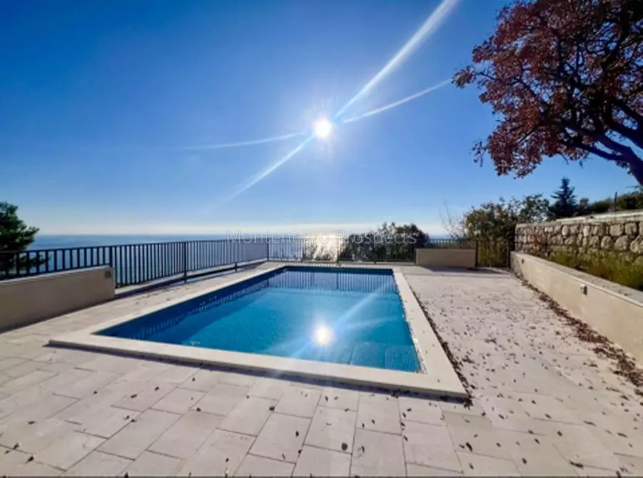 12739 vila skocidevojka 15 1076x800