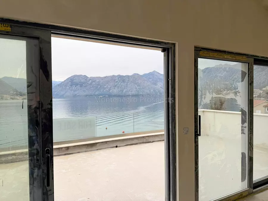Penthouse for sale dobrota 13844 13