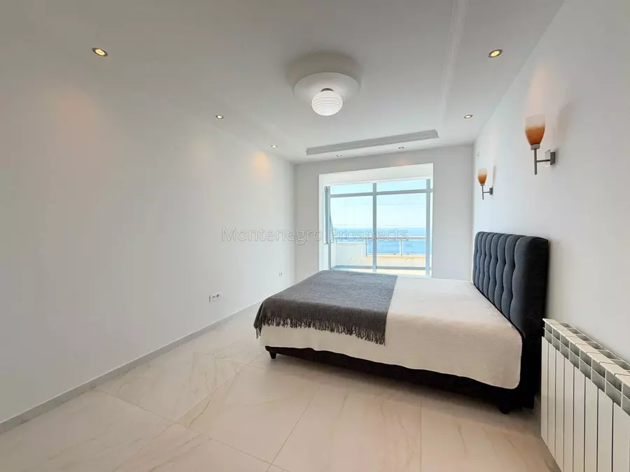 J10175 3