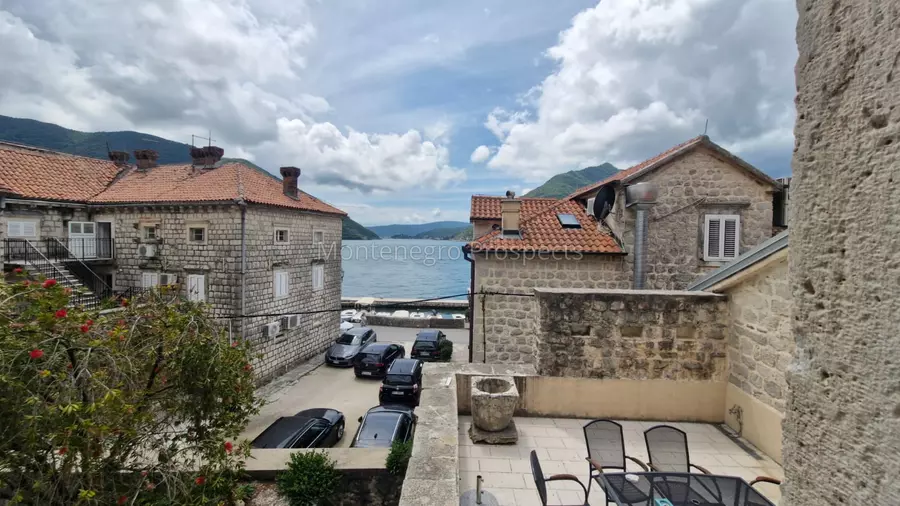 Two bedroom apartment for sale perast 10