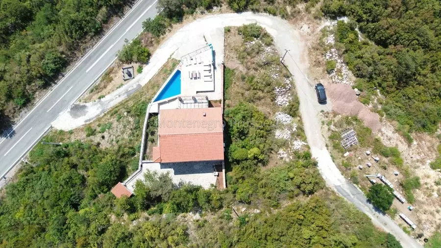 8196 vila petrovac 93